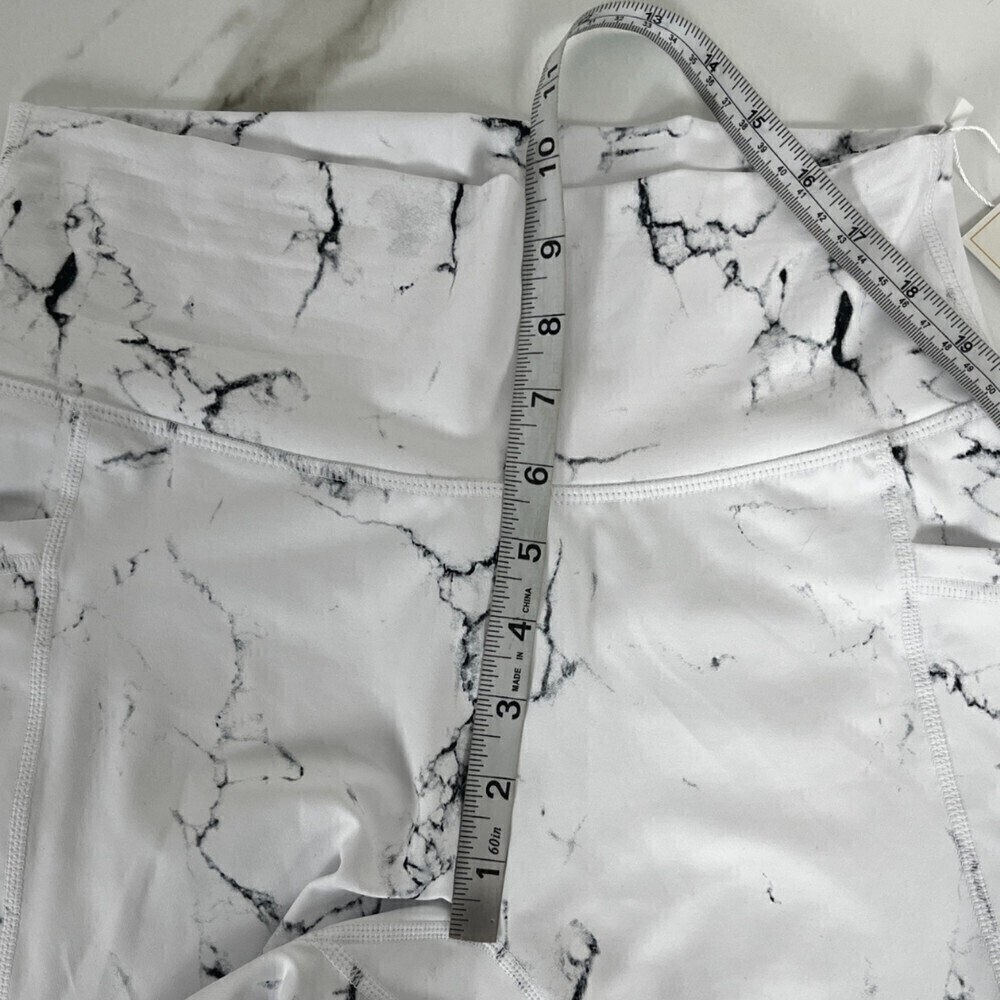 BuffBunny Limitless White Marble Size M Seamless Pocket Biker NEW Active Shorts - Picture 9 of 10